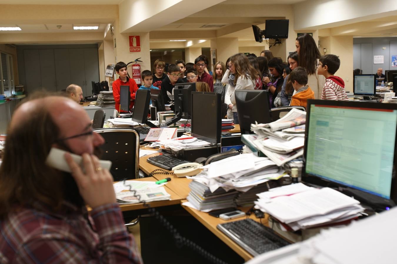 Alumnos de 1º y 2º,de la ESO, grupo B, del IES Virgen de Vico de Arnedo visitan la multimedia de Diario LA RIOJA
