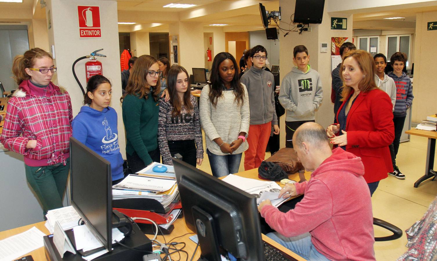Alumnos de 1º y 2º,de la ESO, grupo A, del IES Virgen de Vico de Arnedo visitan la multimedia de Diario LA RIOJA