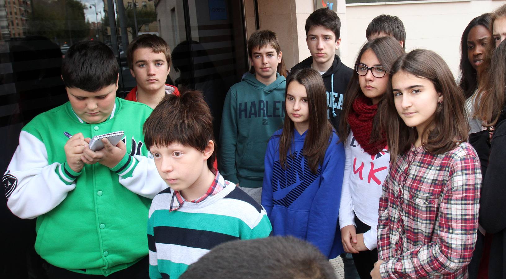 Alumnos de 1º y 2º,de la ESO, grupo A, del IES Virgen de Vico de Arnedo visitan la multimedia de Diario LA RIOJA
