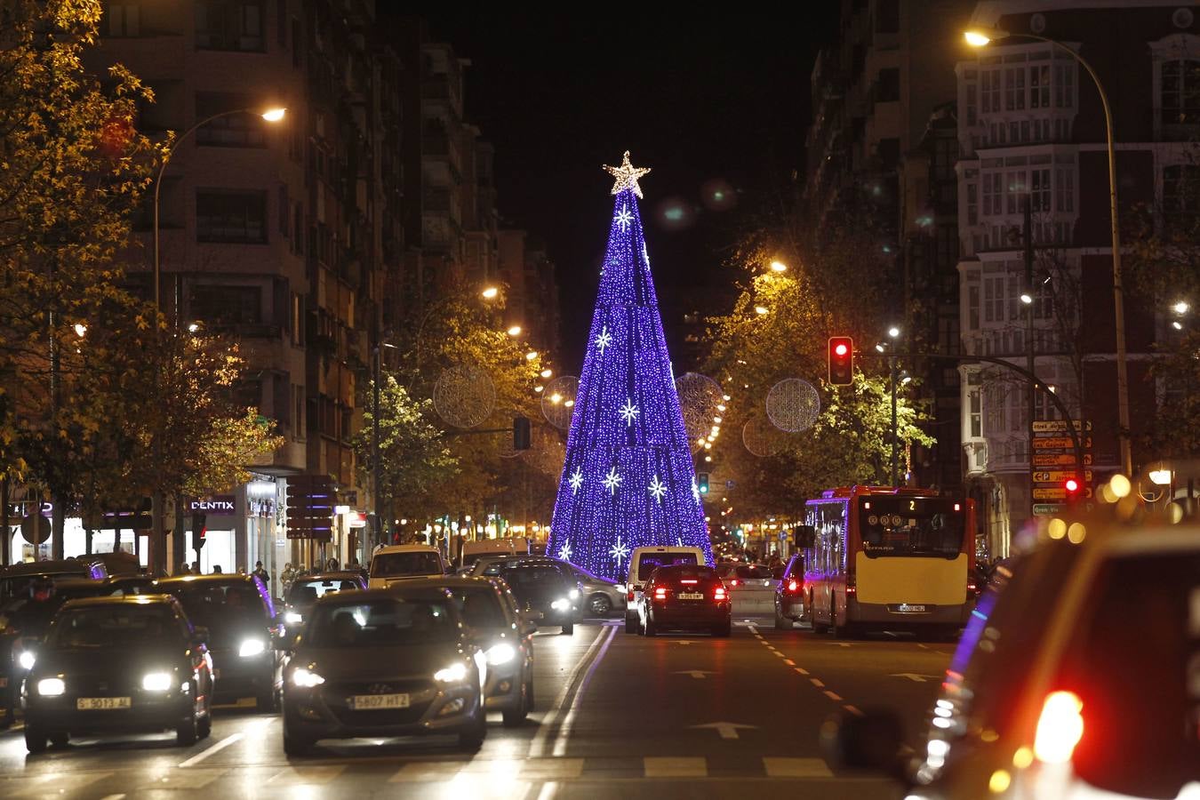 Logroño enciende su iluminación navideña