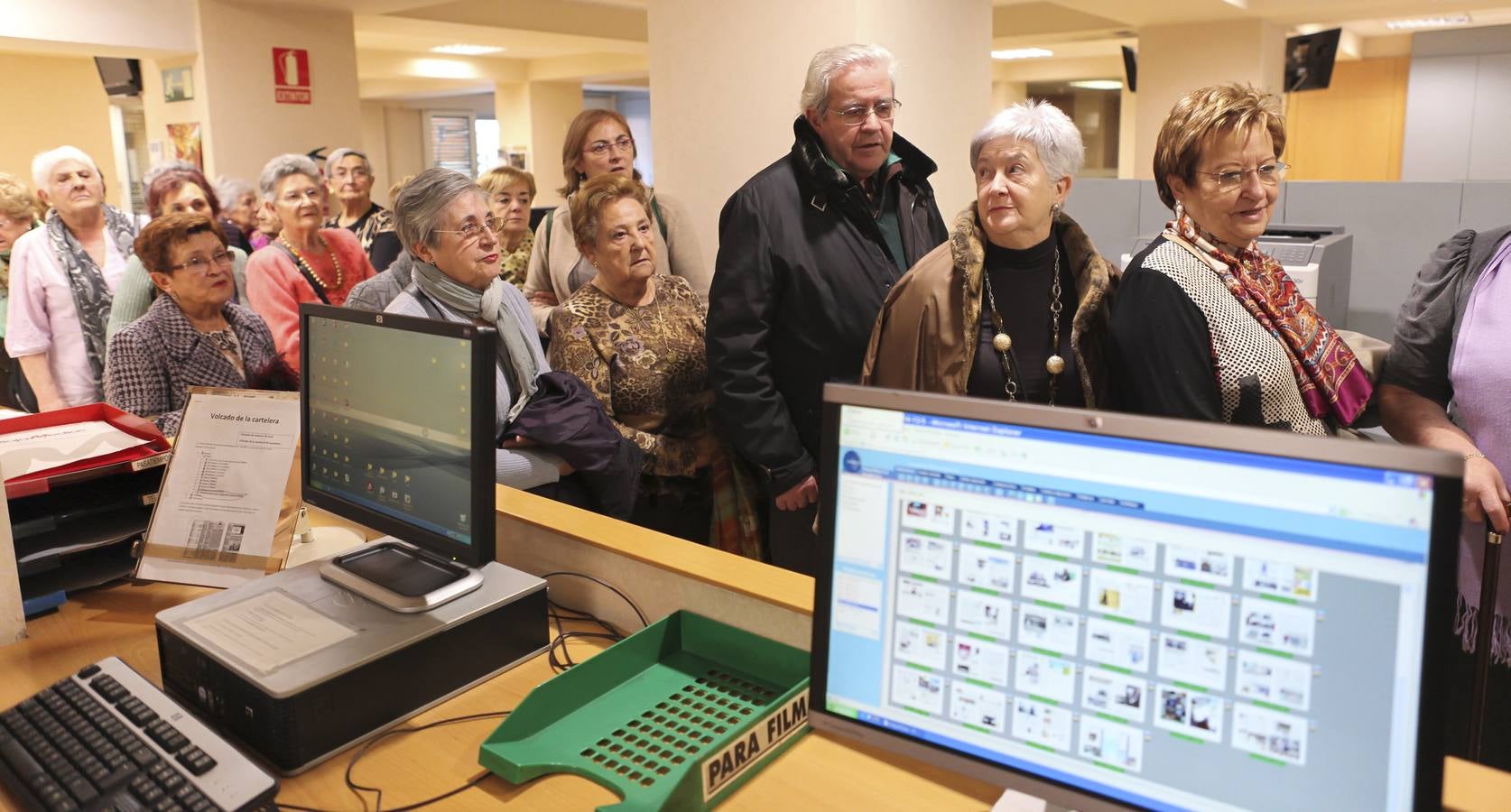 Alumnas del Programa Vida Sana del Ayuntamiento de Logroño visita la multimedia de Diario LA RIOJA