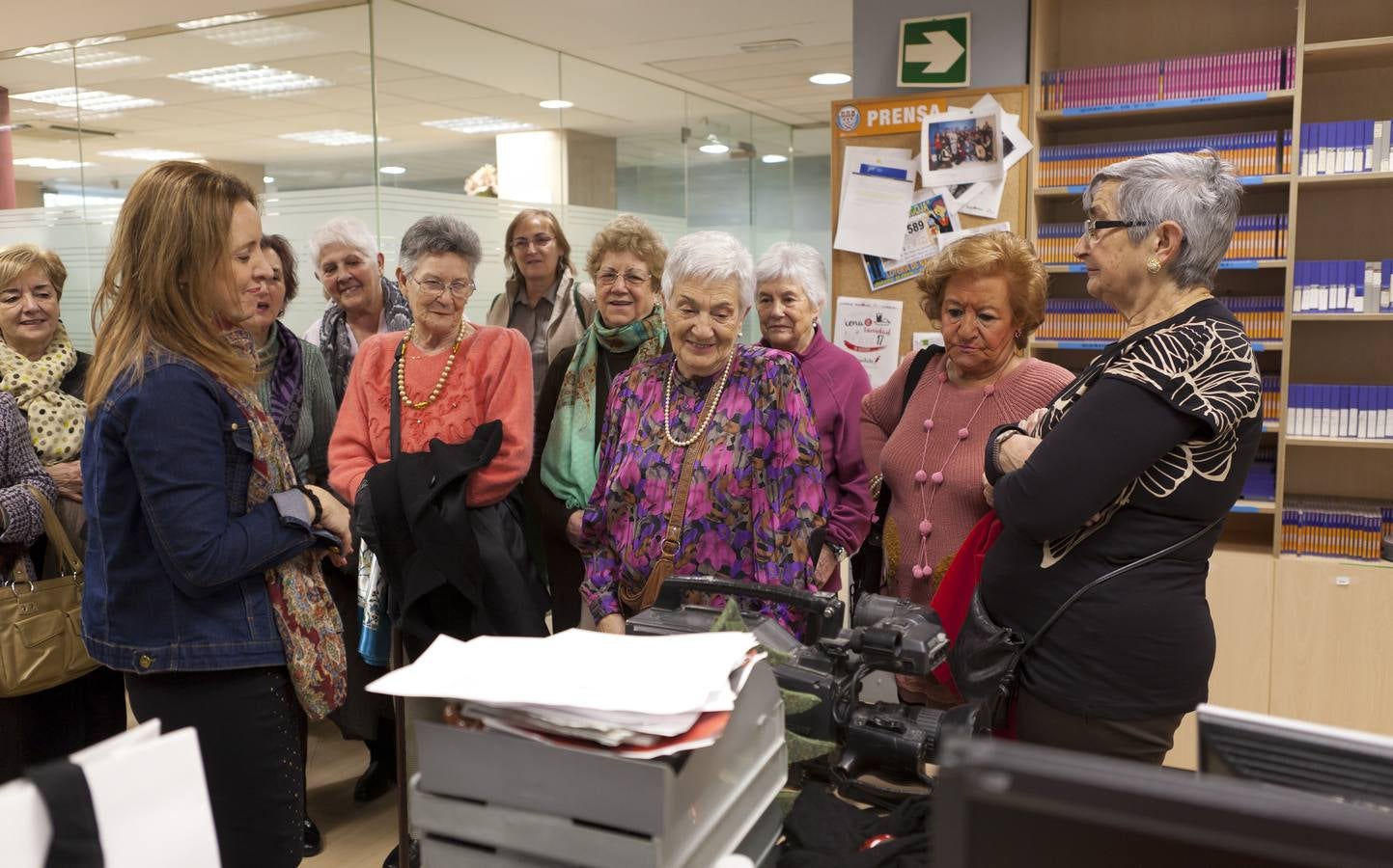 Alumnas del Programa Vida Sana del Ayuntamiento de Logroño visita la multimedia de Diario LA RIOJA