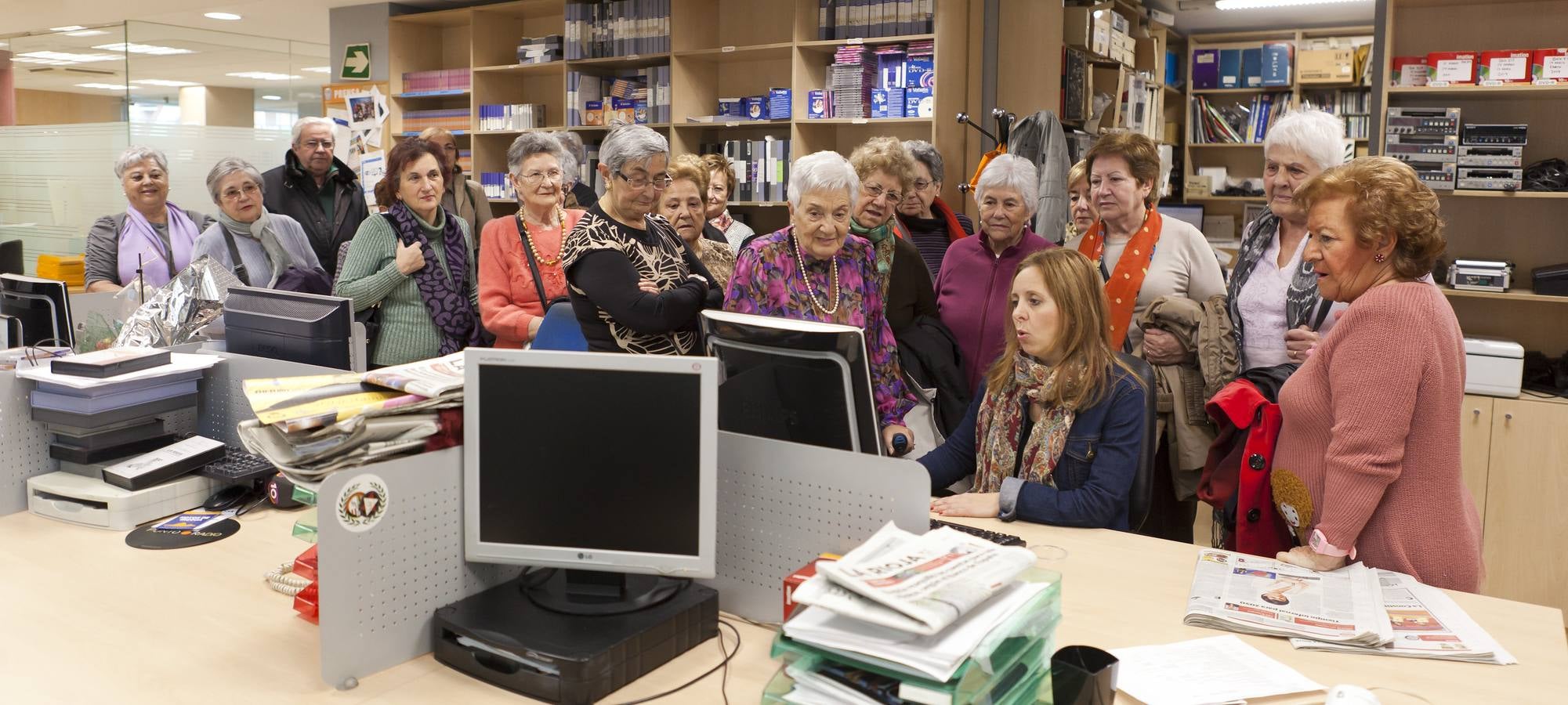 Alumnas del Programa Vida Sana del Ayuntamiento de Logroño visita la multimedia de Diario LA RIOJA