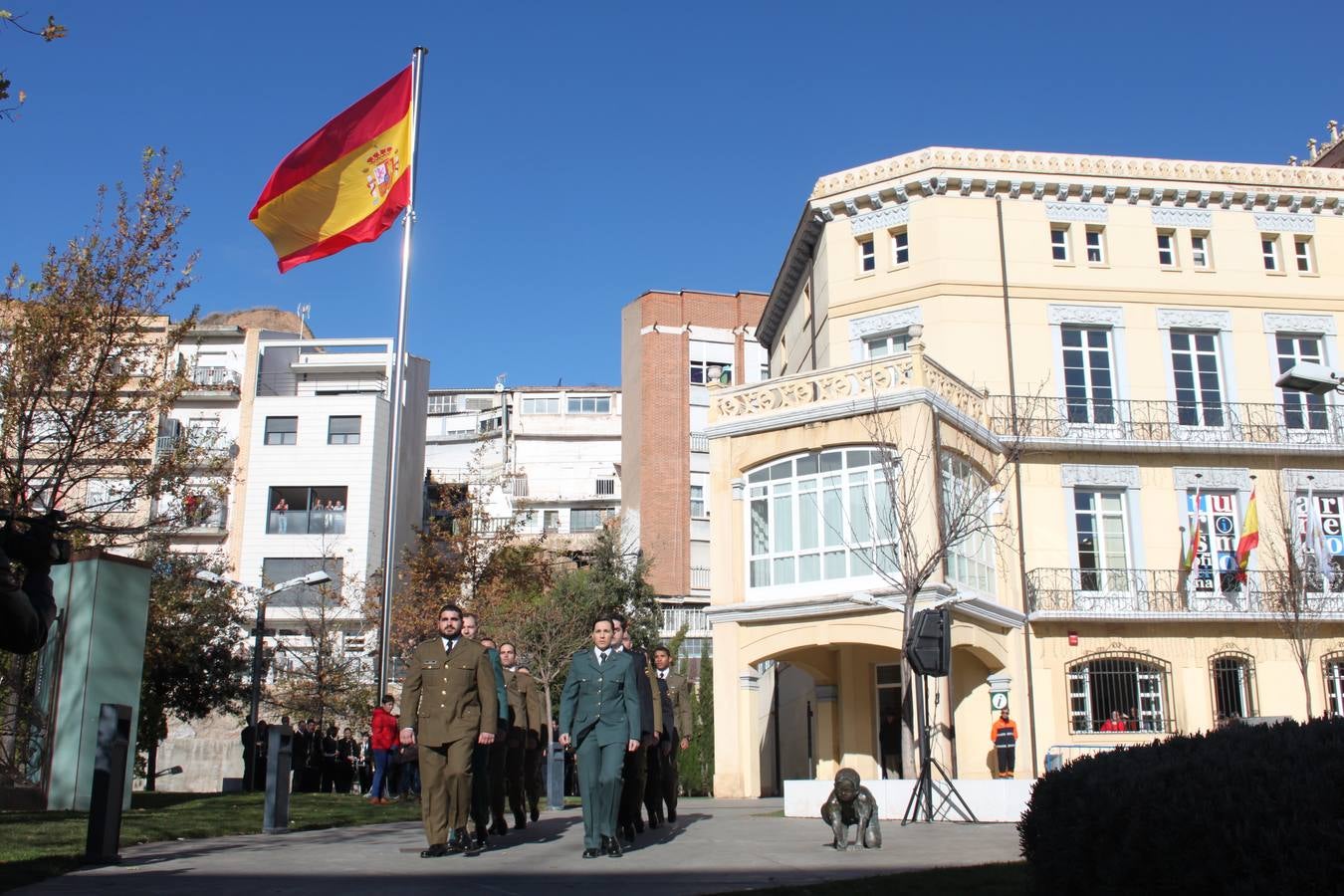 Homenaje a la bandera en Arnedo