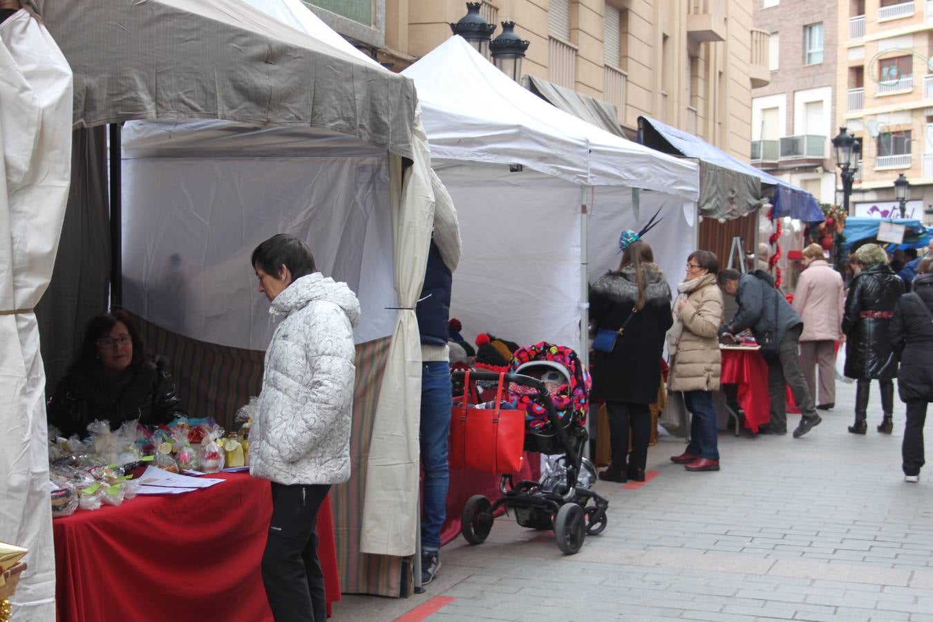 Mercado navideño por Santa Lucía en Arnedo