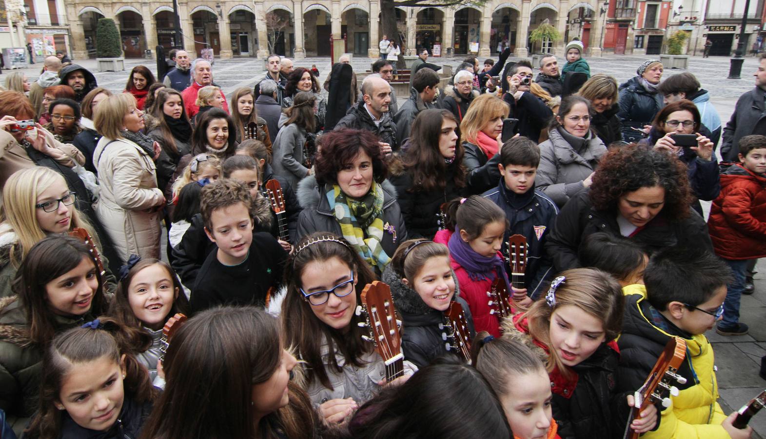 El homenaje sorpresa a Sor María Teresa Velasco cierra la iniciativa &#039;Serenata a tus valores&#039;