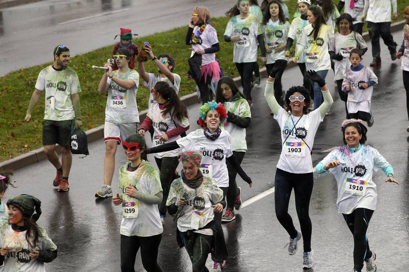 Logroño se llena de color con la Holi Run (I)