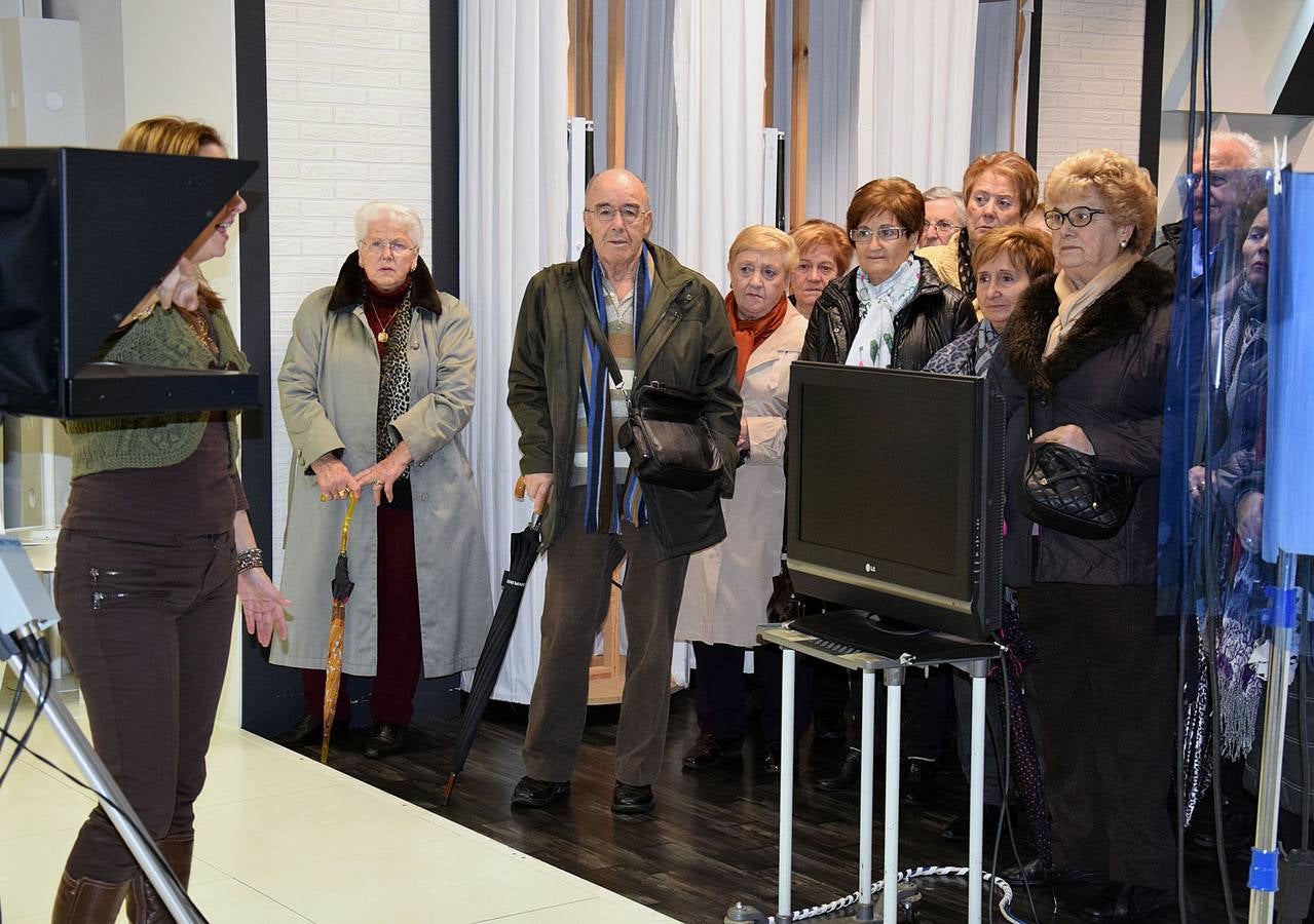 Alumnos del programa Vida Sana del Ayuntamiento de Logroño visitan la multimedia La Rioja