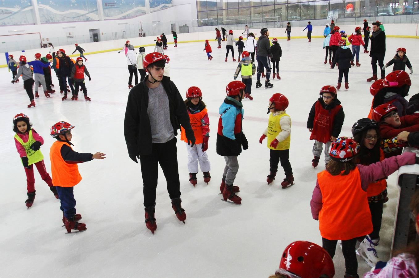 La pista de hielo se llena por Navidad