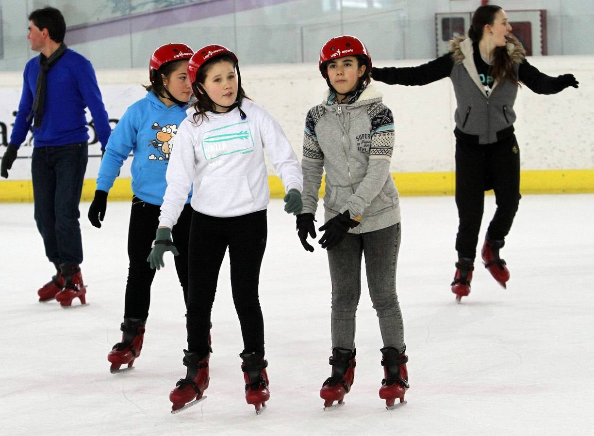 La pista de hielo se llena por Navidad
