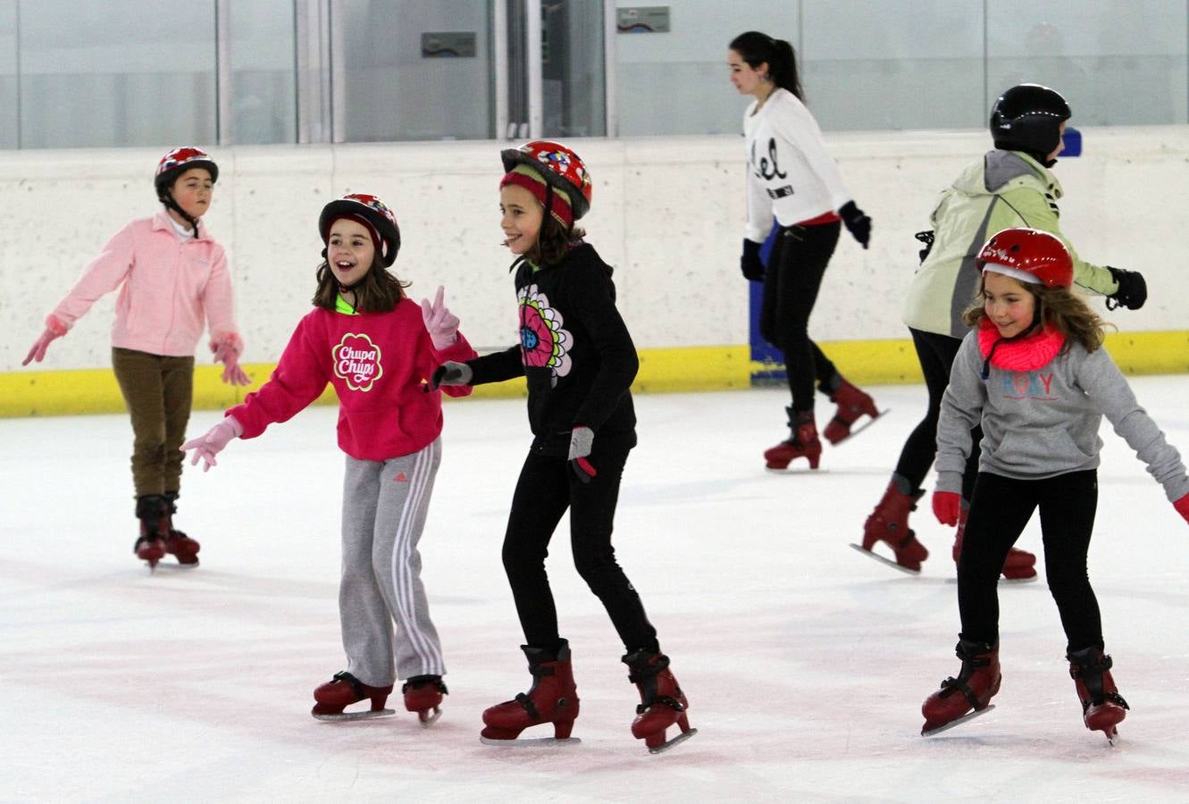 La pista de hielo se llena por Navidad
