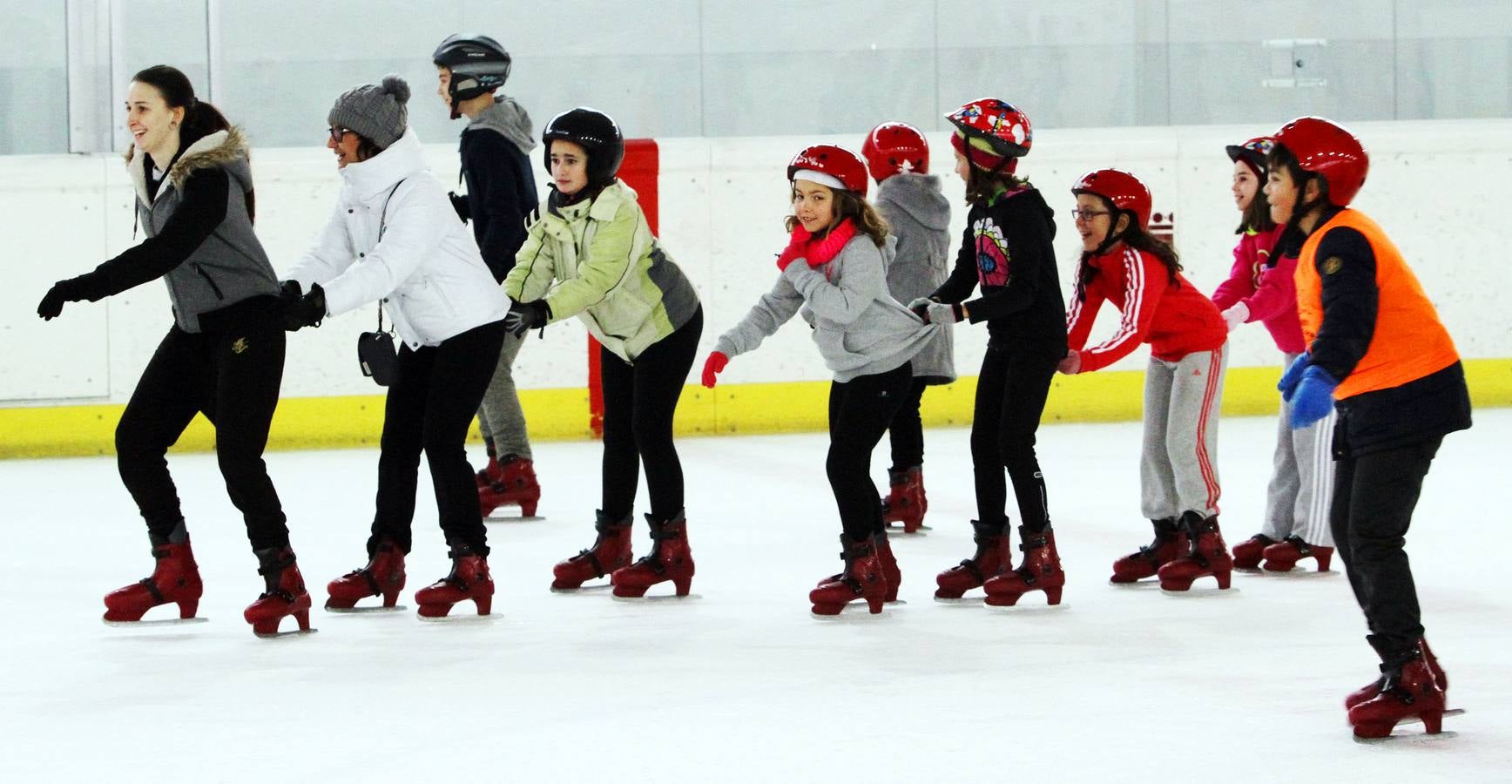 La pista de hielo se llena por Navidad