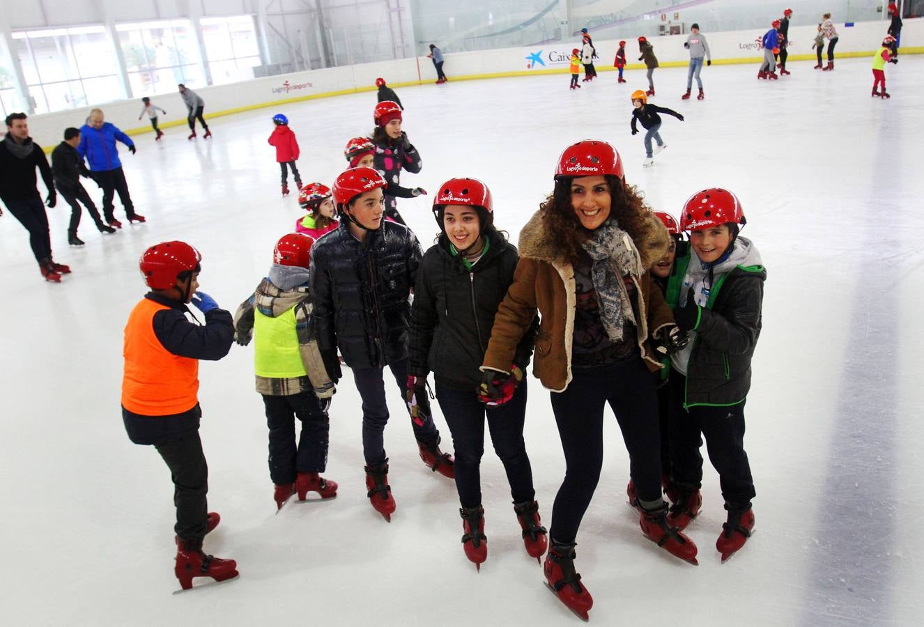 La pista de hielo se llena por Navidad