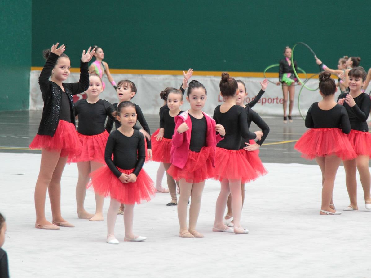 La gimnasia rítmica celebra una jornada de exhibición