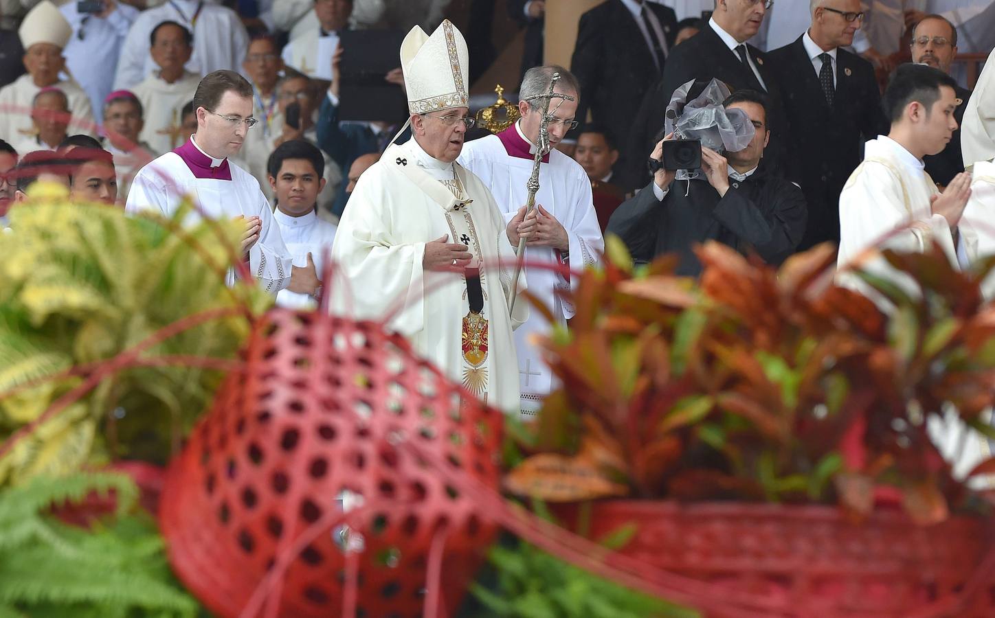 "De dónde esta gente saca las energía, son felices y entusiasmas", se preguntaba el Pontífice, según ha contado Tagle.