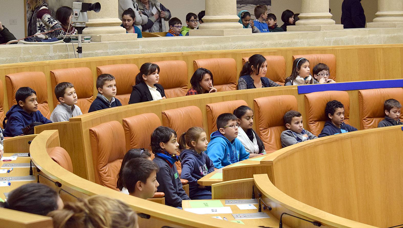 Aldeas Infantiles lleva a los escolares al Parlamento