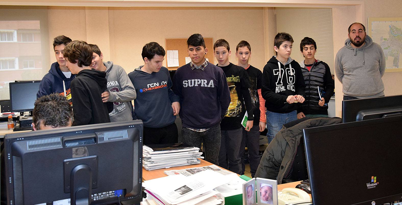 Los alumnos de 2º C de la ESO del Ies Sagasta visitan la multimedia de Diario LA RIOJA