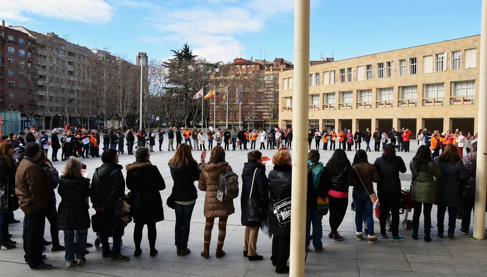 Las trabajadoras de Adlar reclaman su sueldo