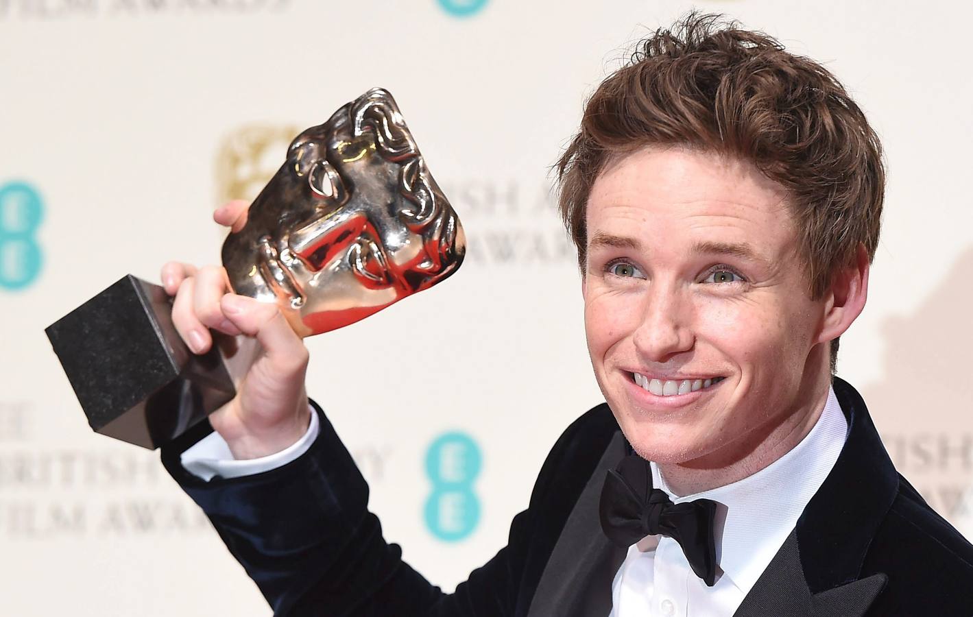 El actor británico Eddie Redmayne, premiado por su interpretación en la película sobre Stephen Hawkings.