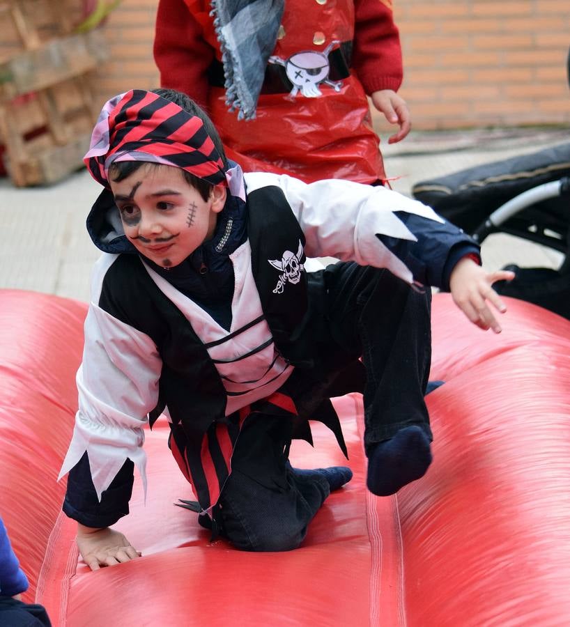 El barrio de El Arco celebra una fiesta infantil de Carnaval