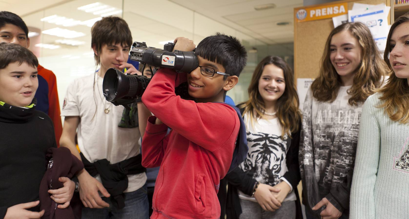 Los alumnos de 2º C y E de la ESO del Ies Escultor Daniel visitan la multimedia de Diario LA RIOJA