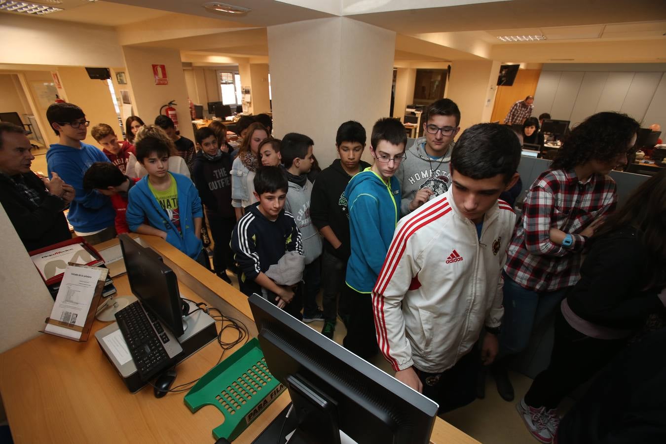 Visita de alumnos del Escultor Daniel