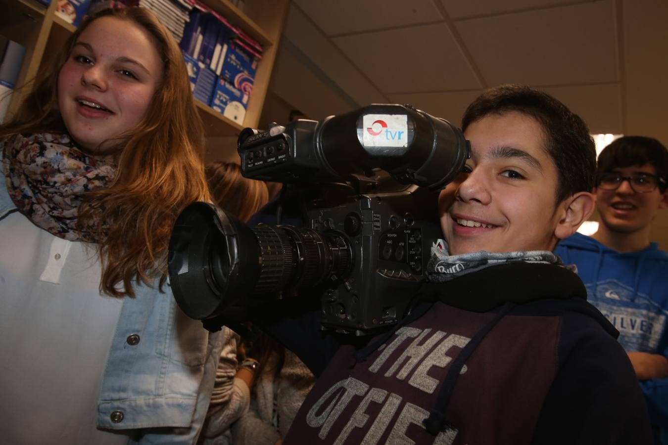 Visita de alumnos del Escultor Daniel