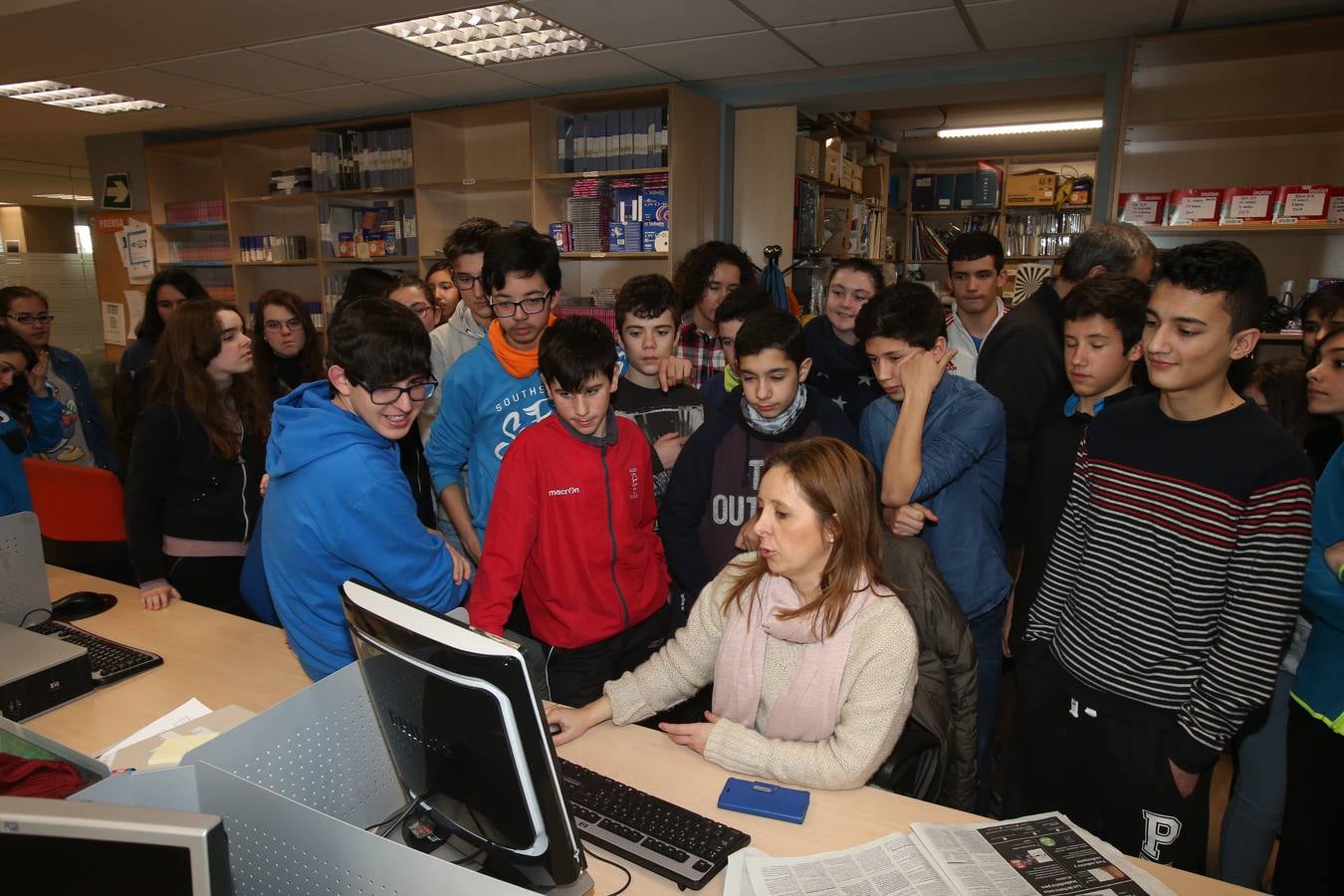 Visita de alumnos del Escultor Daniel