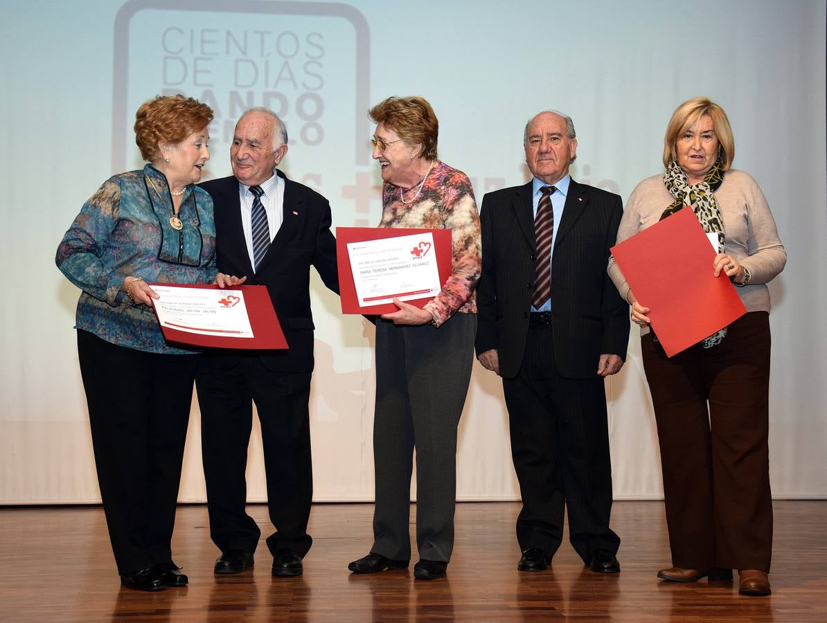 Cruz Roja homenajea a sus socios más veteranos