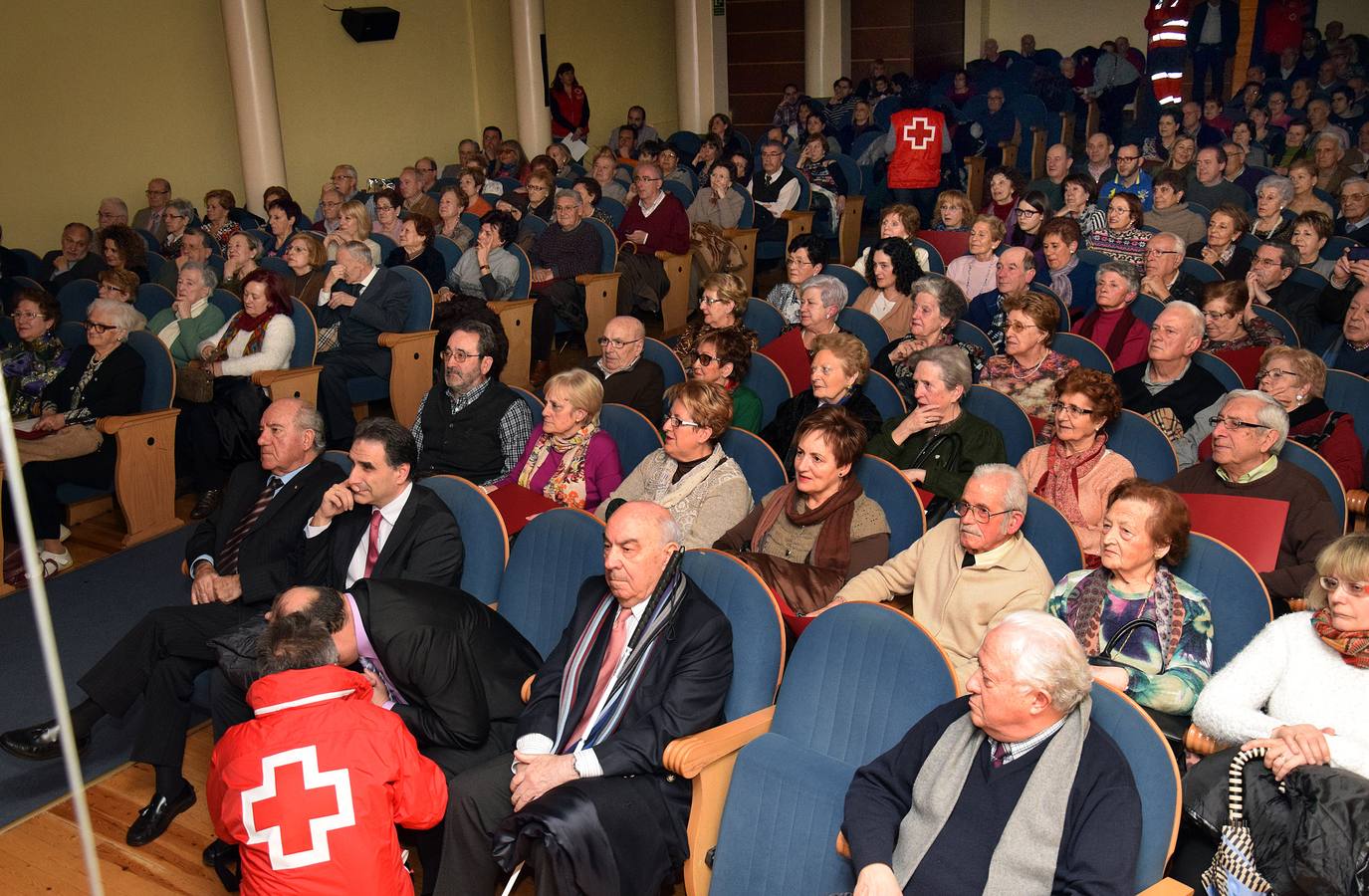 Cruz Roja homenajea a sus socios más veteranos