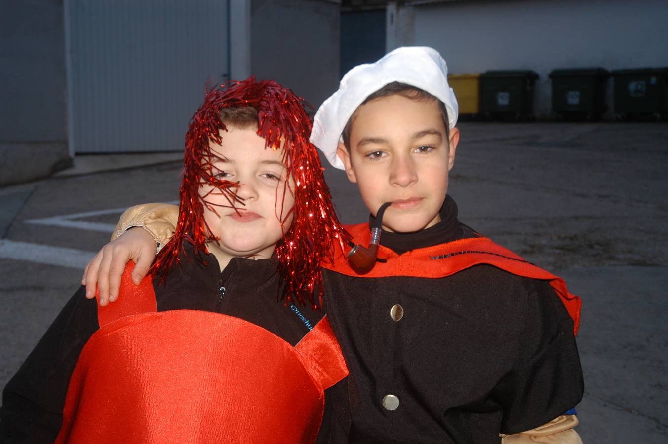 Niños y mayores disfrutan del carnaval en Valverde