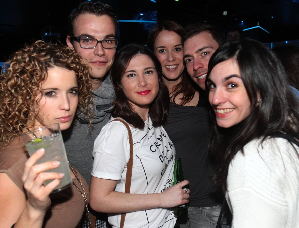 Supersubmarina hace gozar en la sala Sum