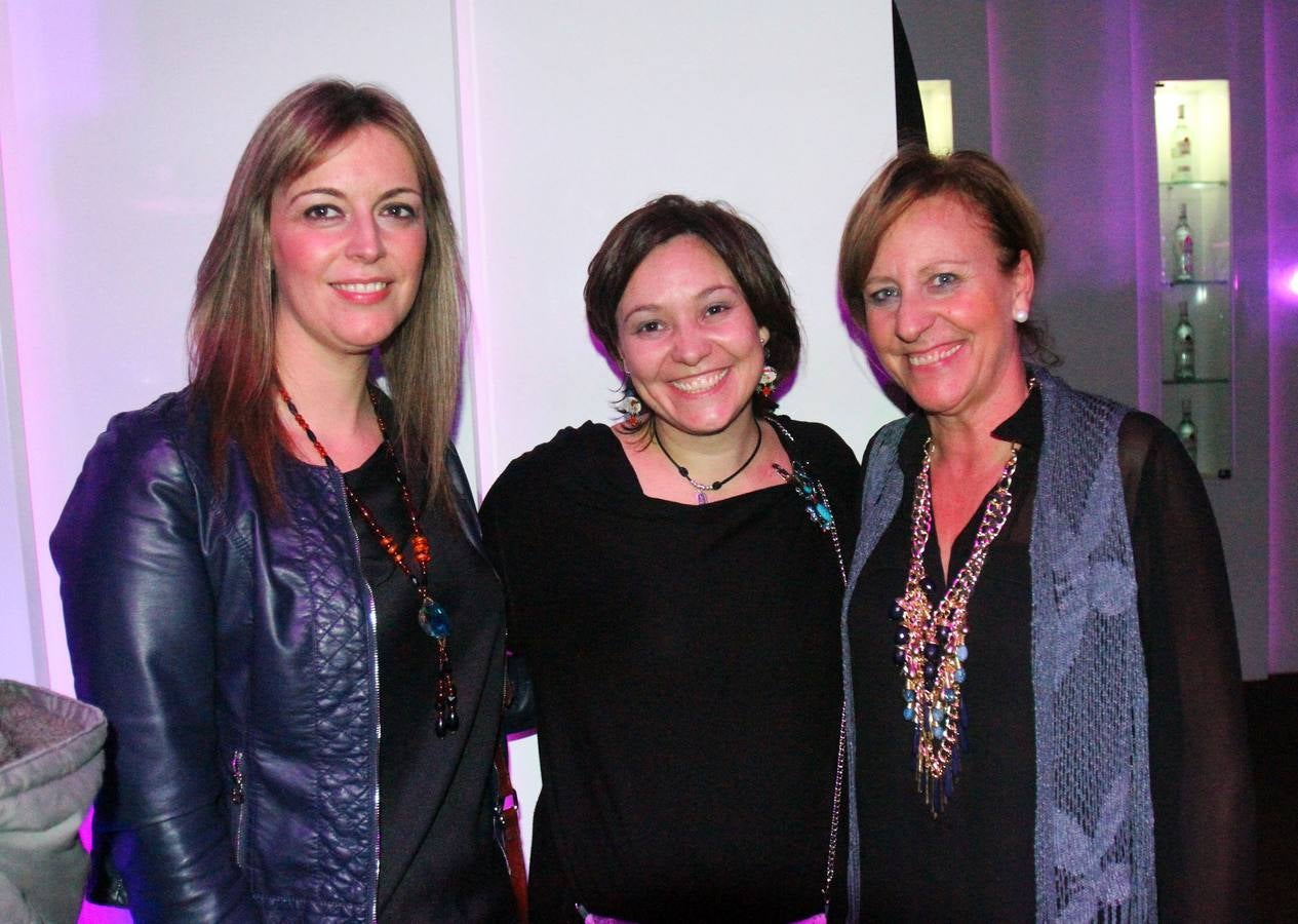 Supersubmarina hace gozar en la sala Sum