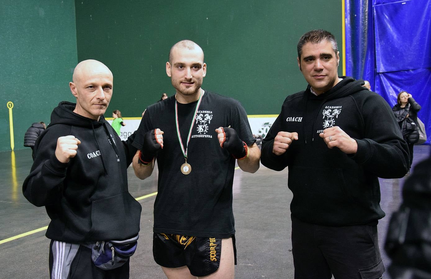 Velada festiva de kick-boxing en el Adarraga