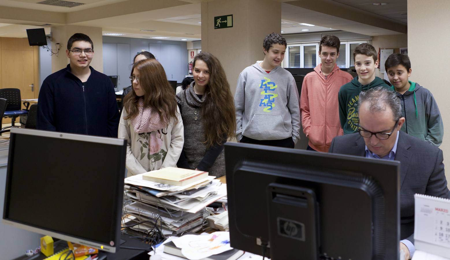Visita de los alumnos de Escultor Daniel a la multimedia de Diario LA RIOJA
