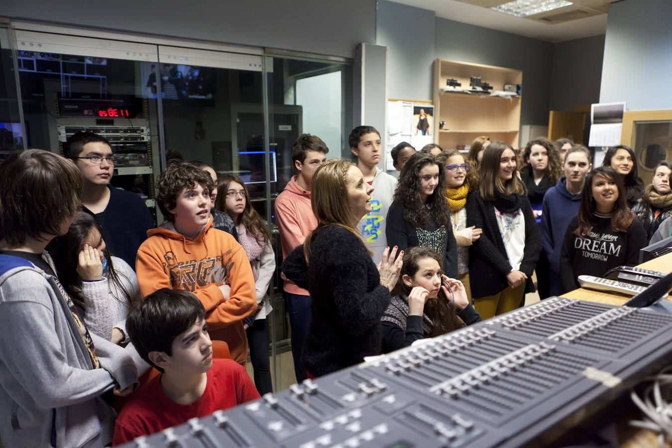 Visita de los alumnos de Escultor Daniel a la multimedia de Diario LA RIOJA