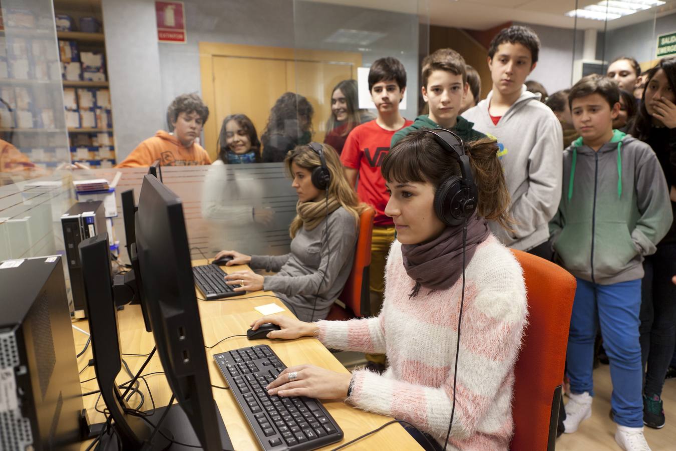 Visita de los alumnos de Escultor Daniel a la multimedia de Diario LA RIOJA