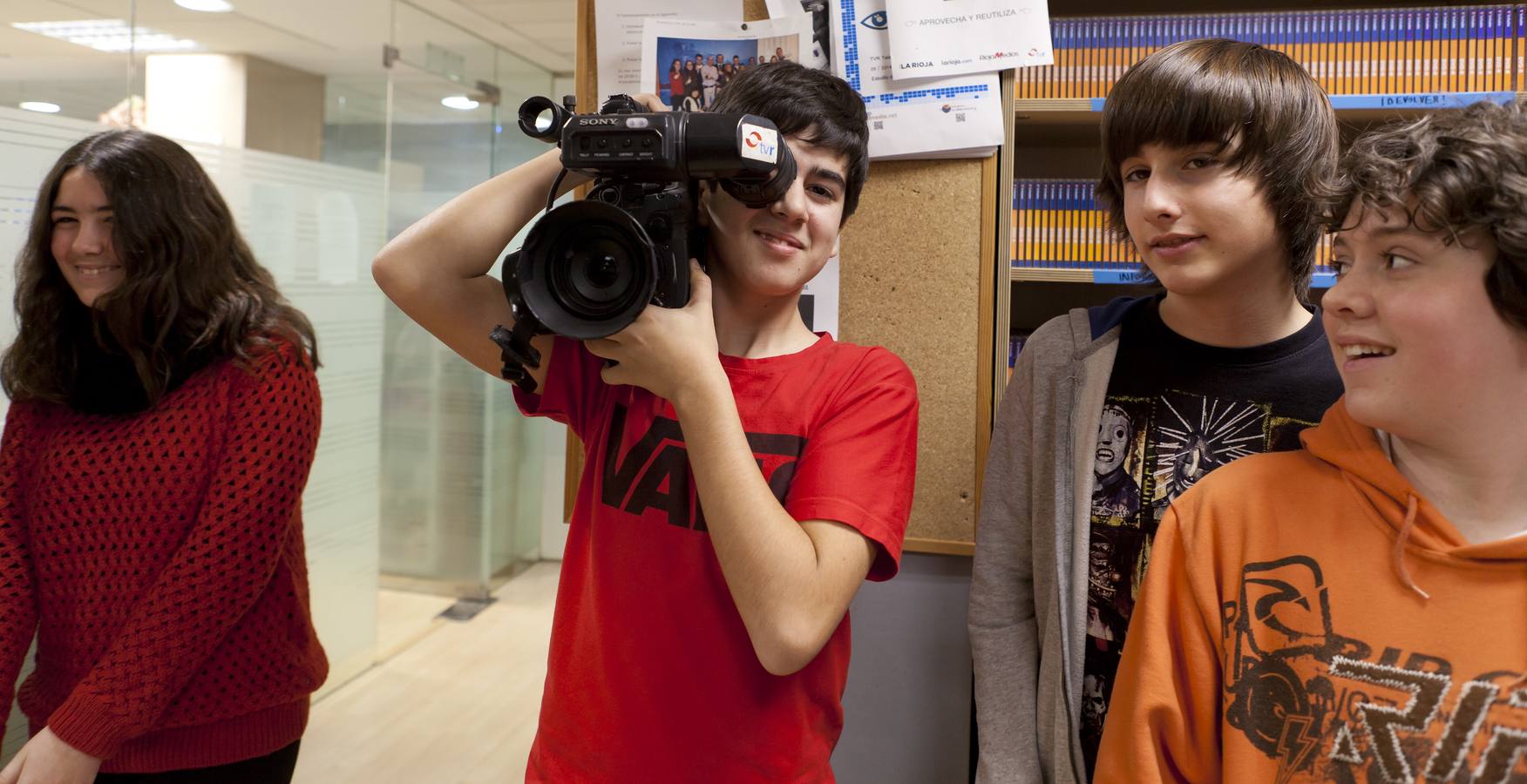 Visita de los alumnos de Escultor Daniel a la multimedia de Diario LA RIOJA