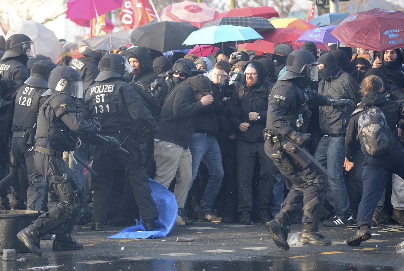 Violentos enfrentamientos en Fráncfort por la inauguración de la sede del BCE