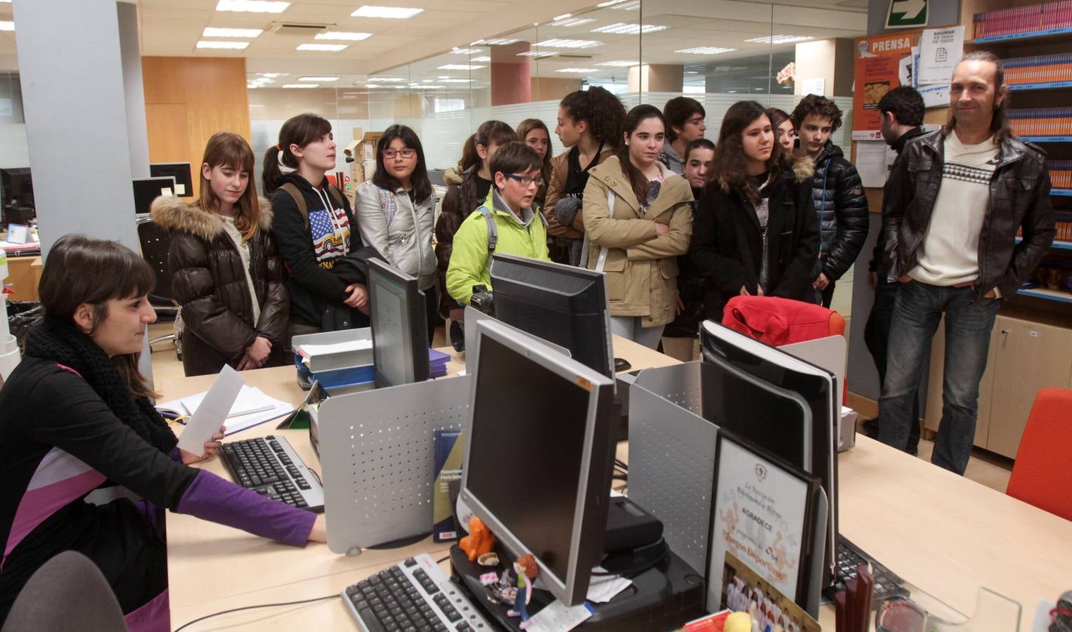 Los alumnos de 1º y 2º de la ESO del IES Gonzalo de Berceo visitan la multimedia de Diario LA RIOJA