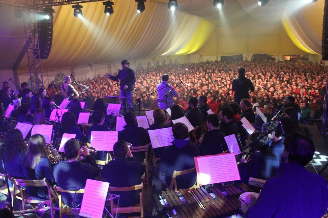 Multitudinario concierto de Celtas Cortos en Arnedo