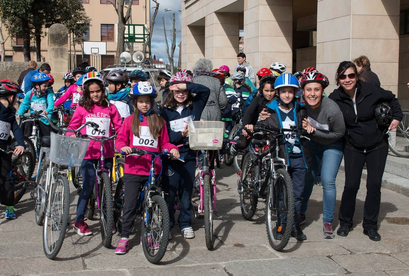 II Marcha Ciclista Solidaria, en favor de la Asociación Española contra el Cáncer en Santo Domingo de La Calzada