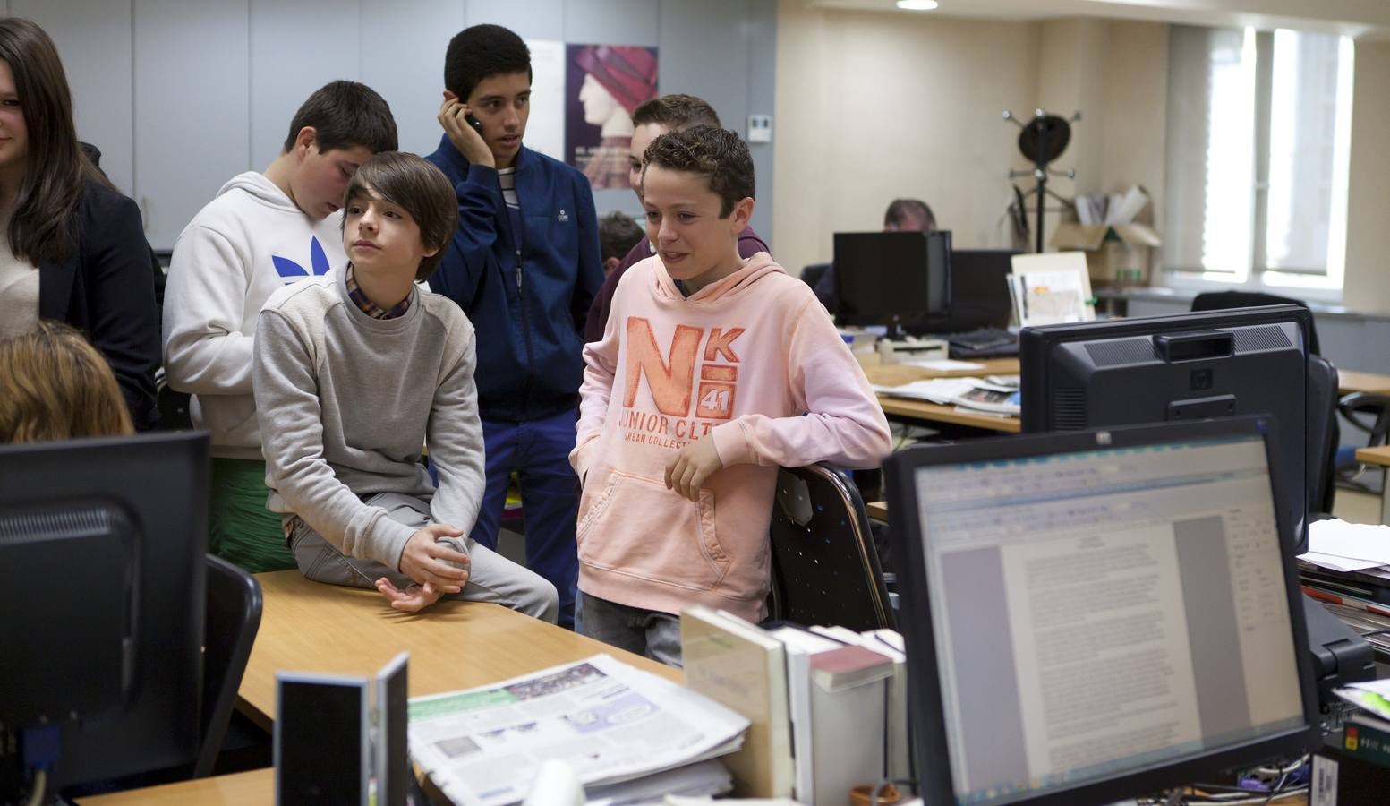 Alumnos de la ESO de 3ºB de Marianistas visitan la multimedia de Diario LA RIOJA