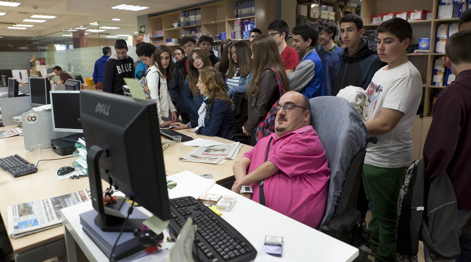 Alumnos de la ESO de 3ºB de Marianistas visitan la multimedia de Diario LA RIOJA