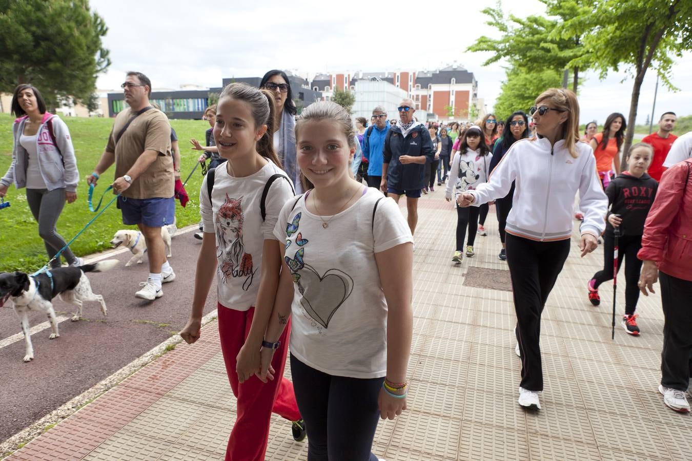 Unas 1.300 personas participan en el Paseo Saludable