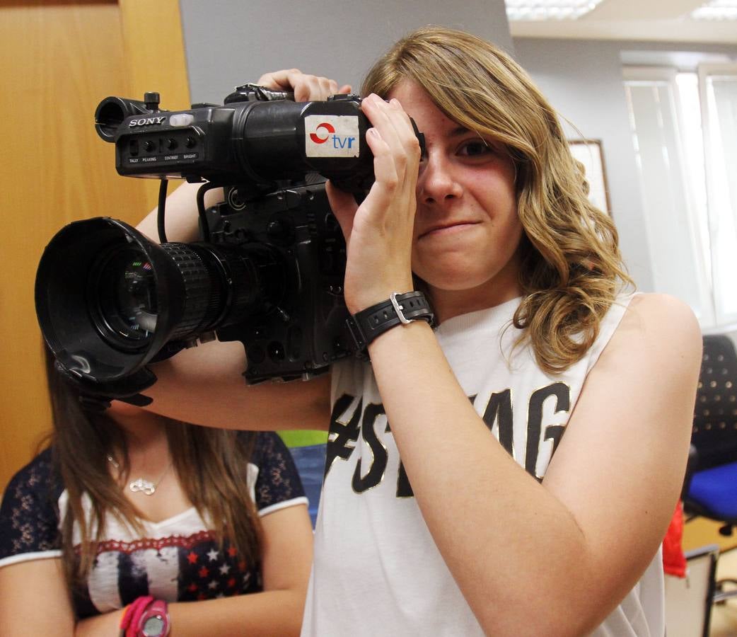 Los alumnos 2º de la ESO del Centro Marianistas de Vitoria y Logroño visitan la multimedia de Diario LA RIOJA