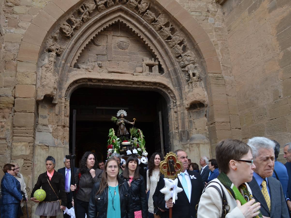 Calahorra. La imagen de San Isidro a la salida del templo.