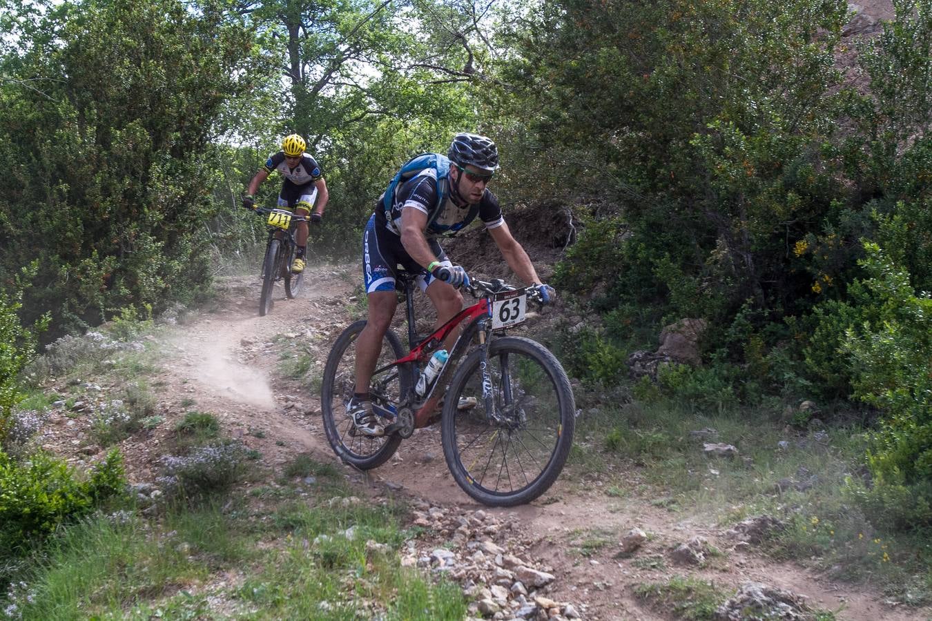 Salida y desarrollo de la segunda etapa de La Rioja Bike Race
