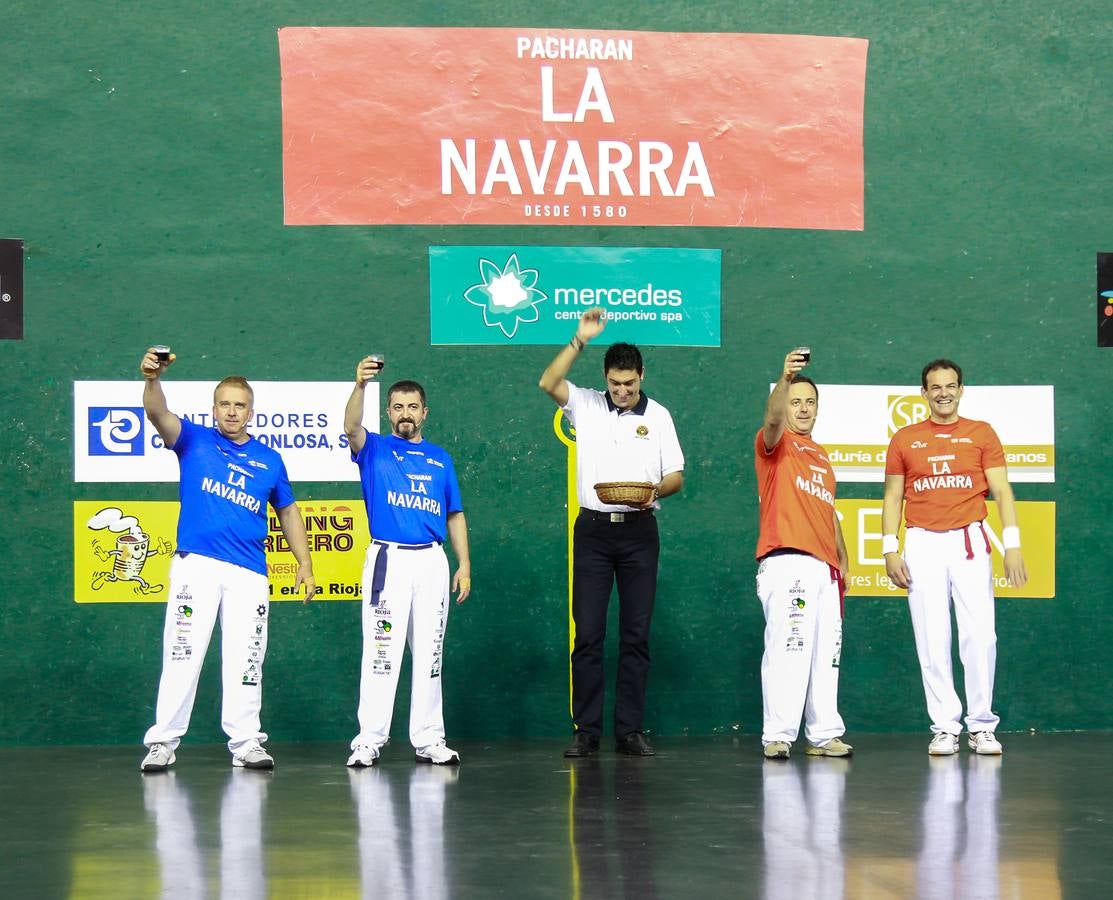 Titín y sus amigos llenan el Adarraga de pelotazos solidarios