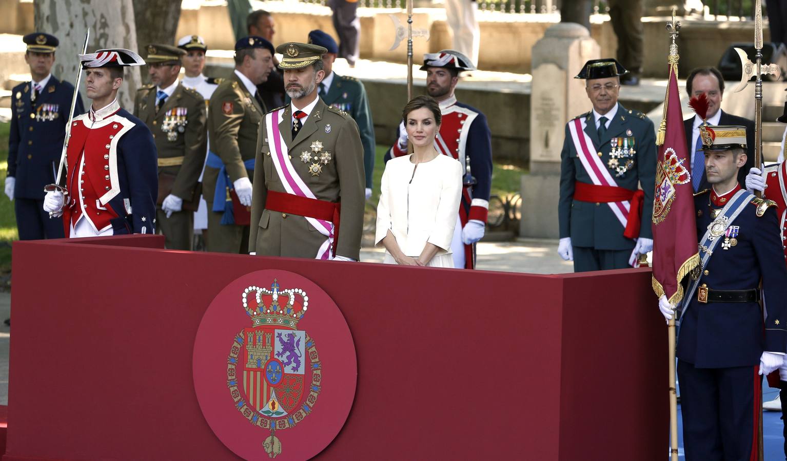 Los Reyes presiden el acto central del Día de las Fuerzas Armadas